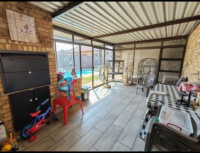 3 BEDROOM TOWNHOUSE FOR SALE IN KOOKRUS